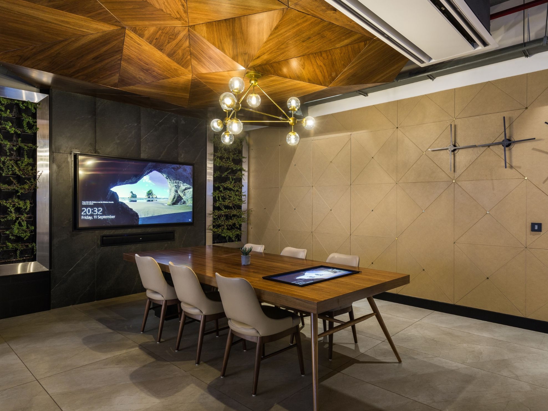 An immersive space to imagine and invent.